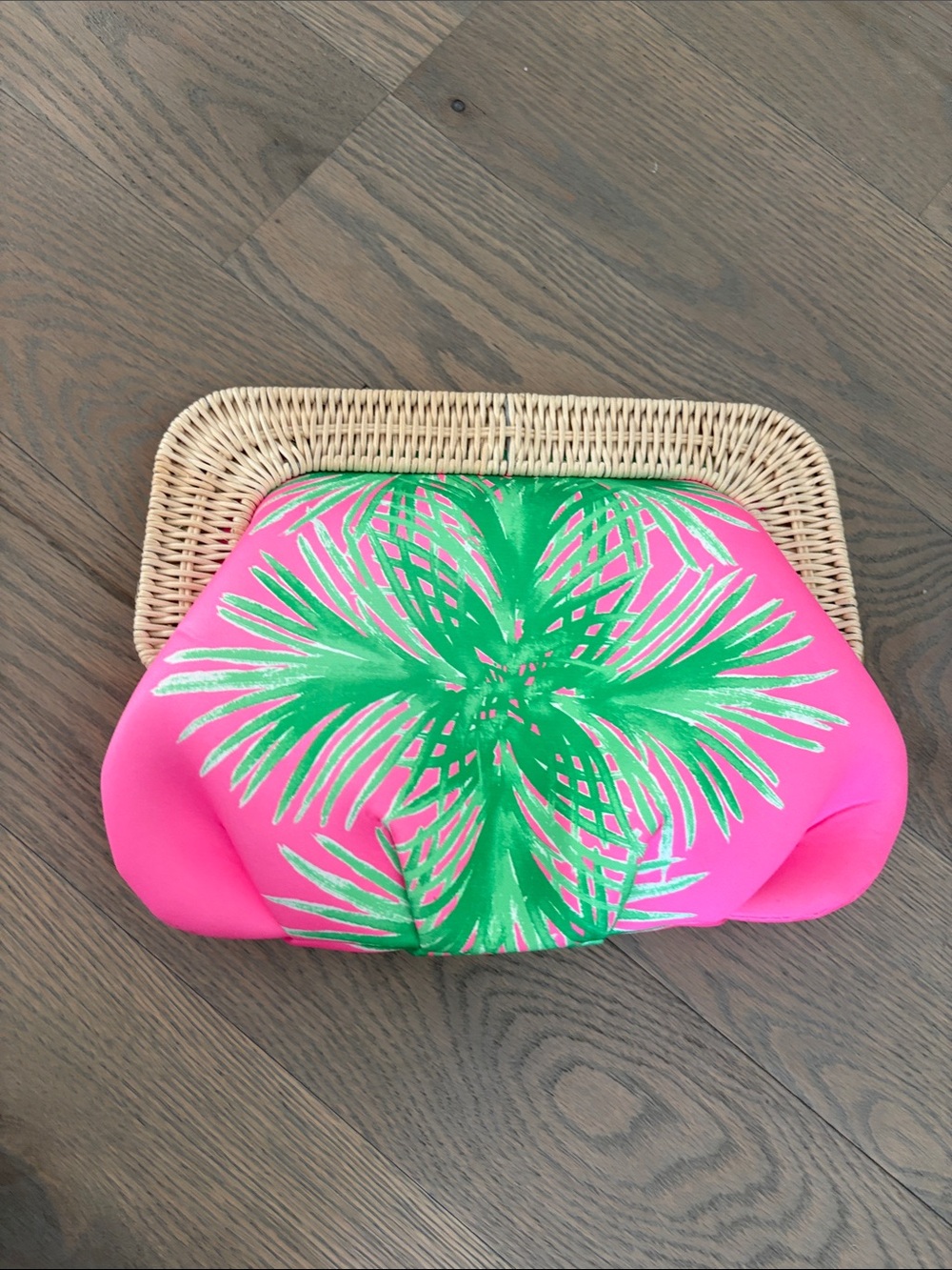Lilly Pulitzer Hot Pink Clutch with Green Palm Motif - Picture 4 of 4